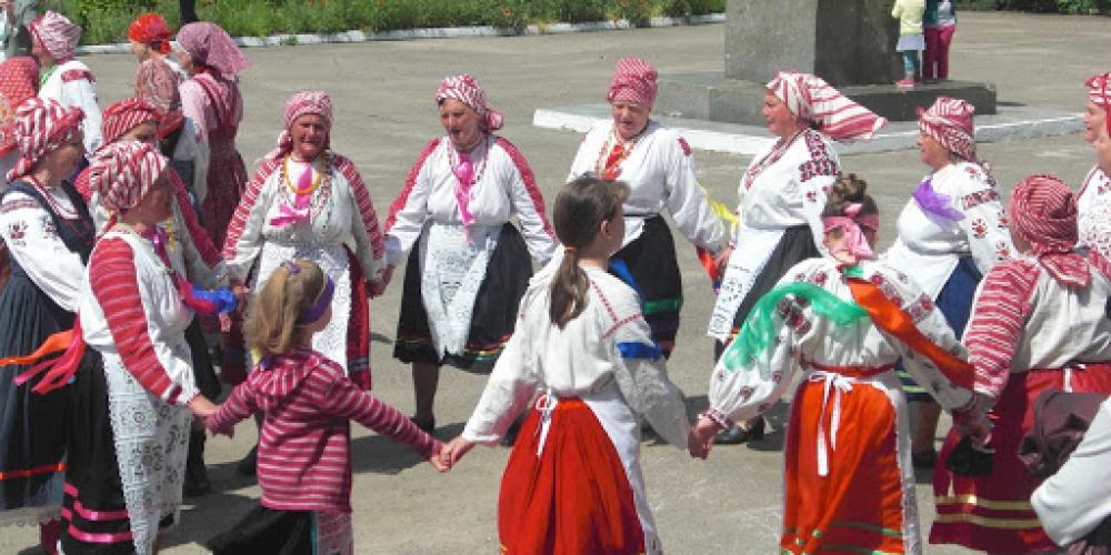 Обрядовый праздник «Ваджэнне i пахаванне стралы»